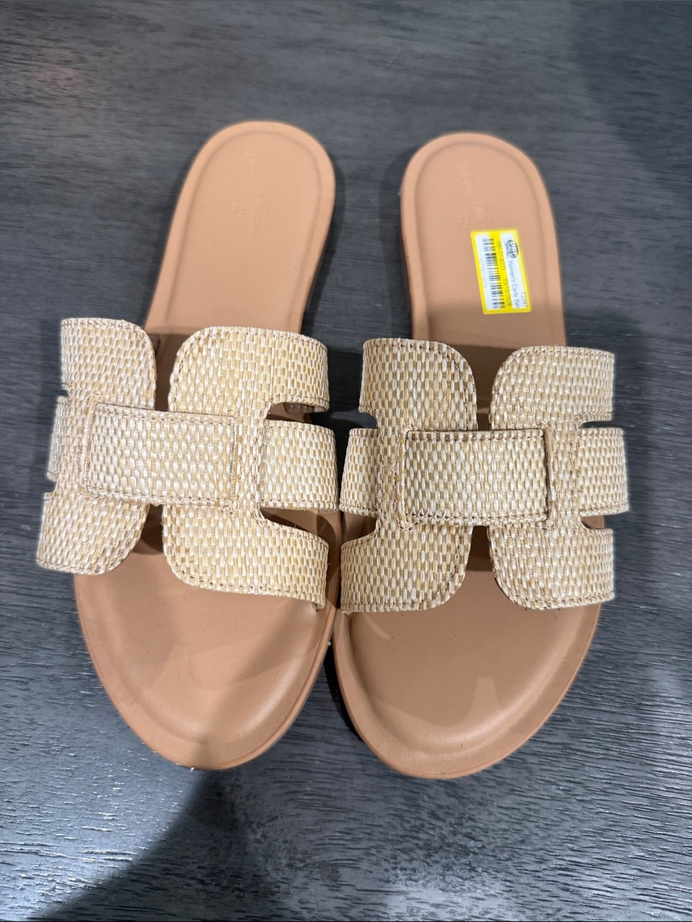 Women’s Carla Sandals with Memory Foam Insole - Universal Thread - Picture 3 of 8